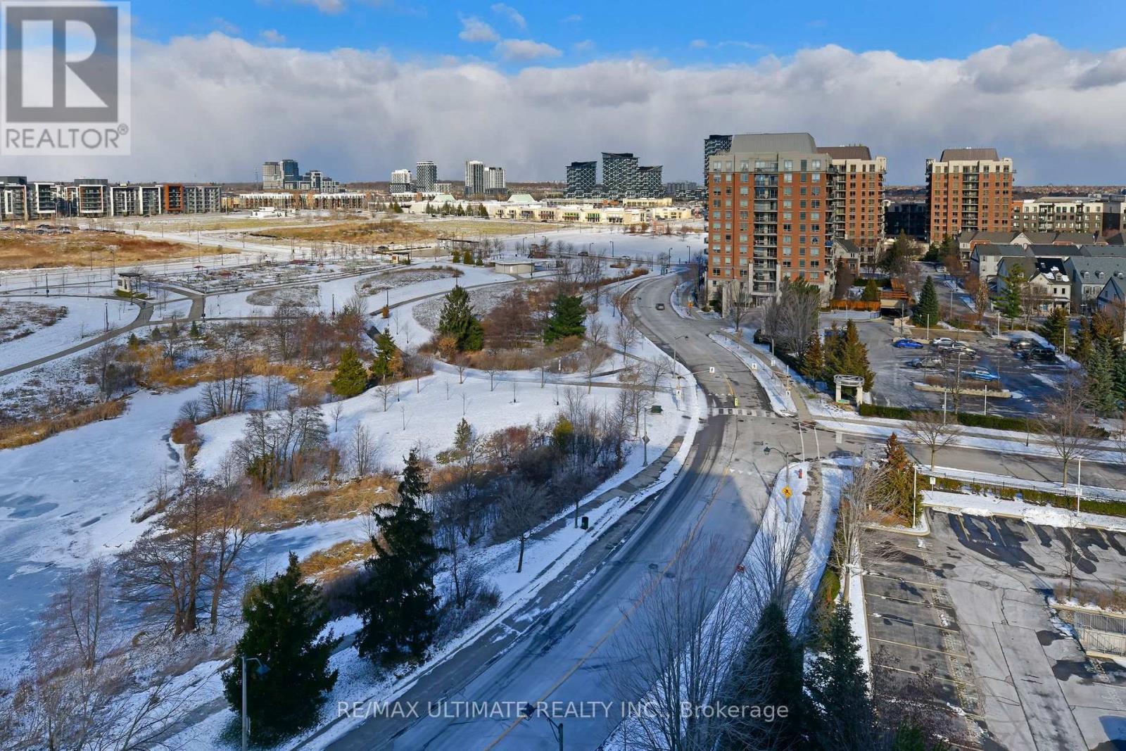 1104 - 2325 Central Park Drive, Oakville, ON - Outdoor With View