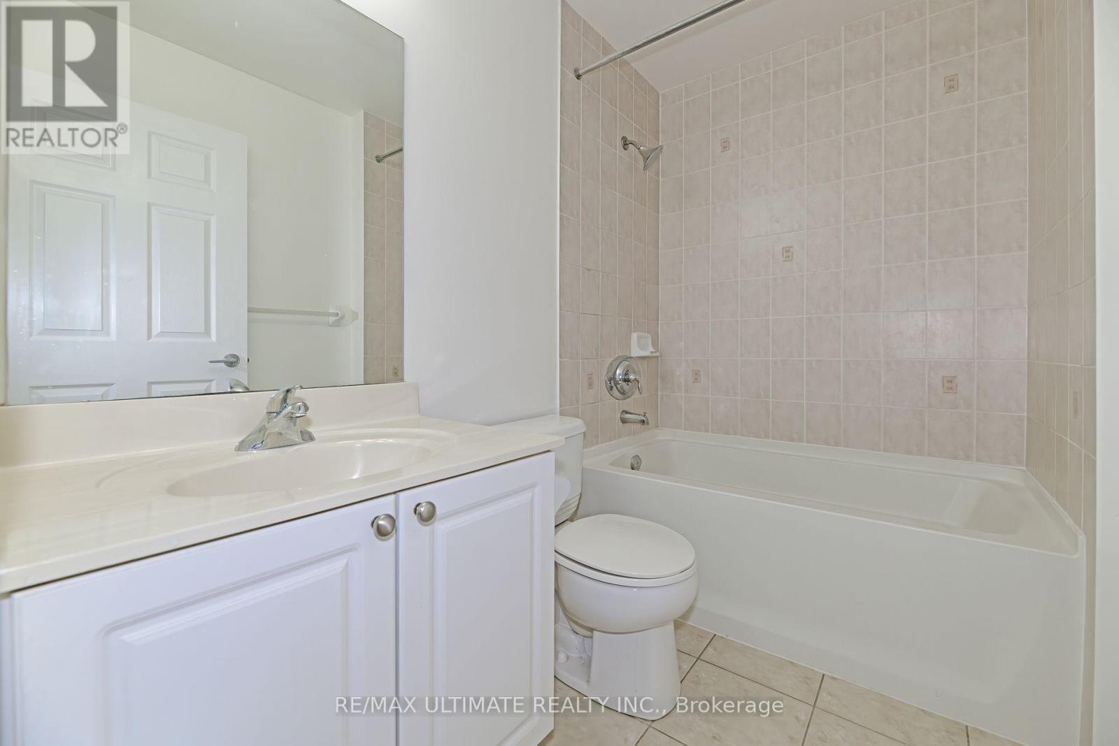 1104 - 2325 Central Park Drive, Oakville, ON - Indoor Photo Showing Bathroom