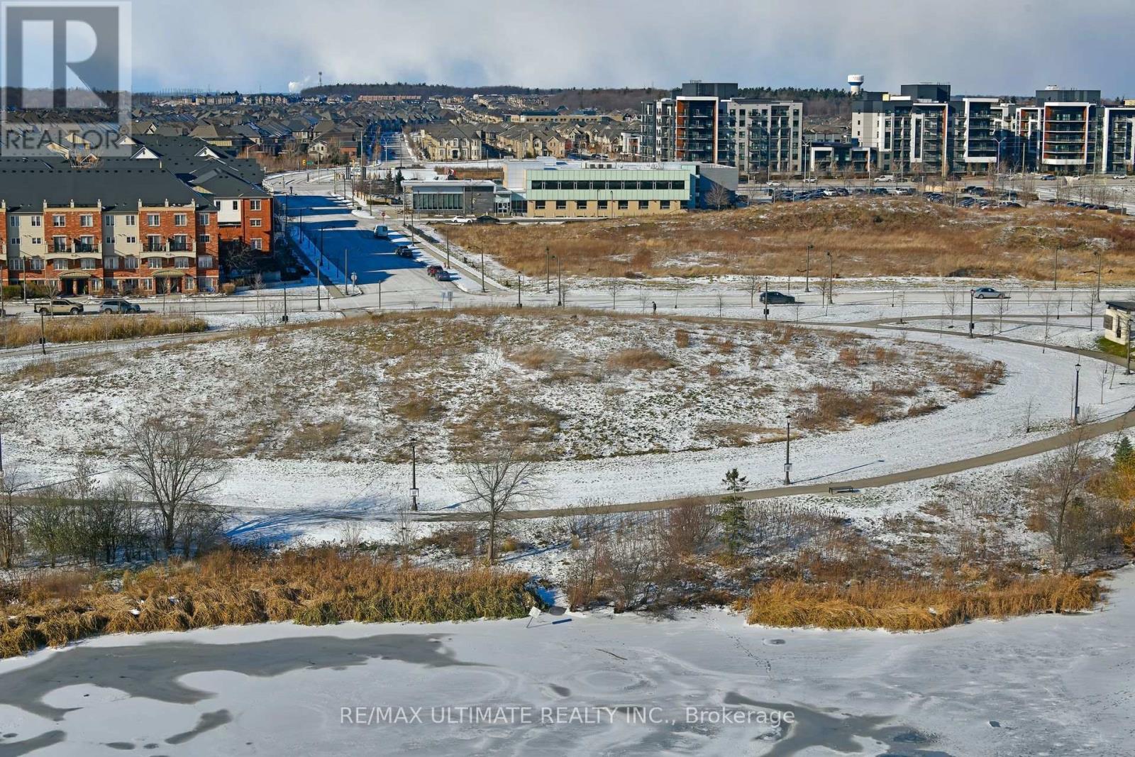 1104 - 2325 Central Park Drive, Oakville, ON - Outdoor With View