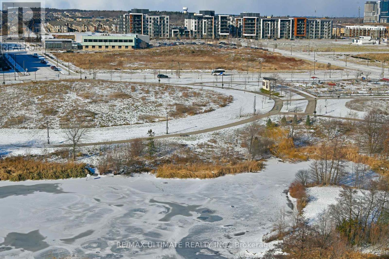 1104 - 2325 Central Park Drive, Oakville, ON - Outdoor With View