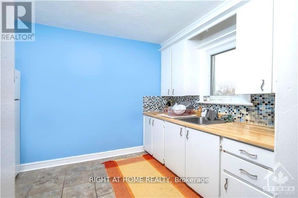333 Levis Avenue, Ottawa, ON - Indoor Photo Showing Kitchen