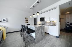 601-425 Rue Ste-Hélène Montréal (Ville-Marie), QC H2Y 2K9