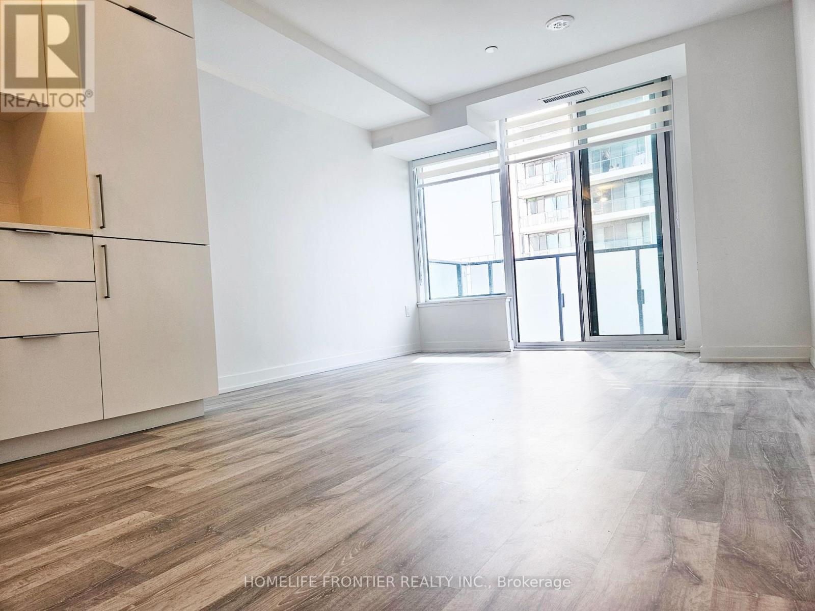 S1103 - 8 Olympic Garden Drive, Toronto, ON - Indoor Photo Showing Other Room