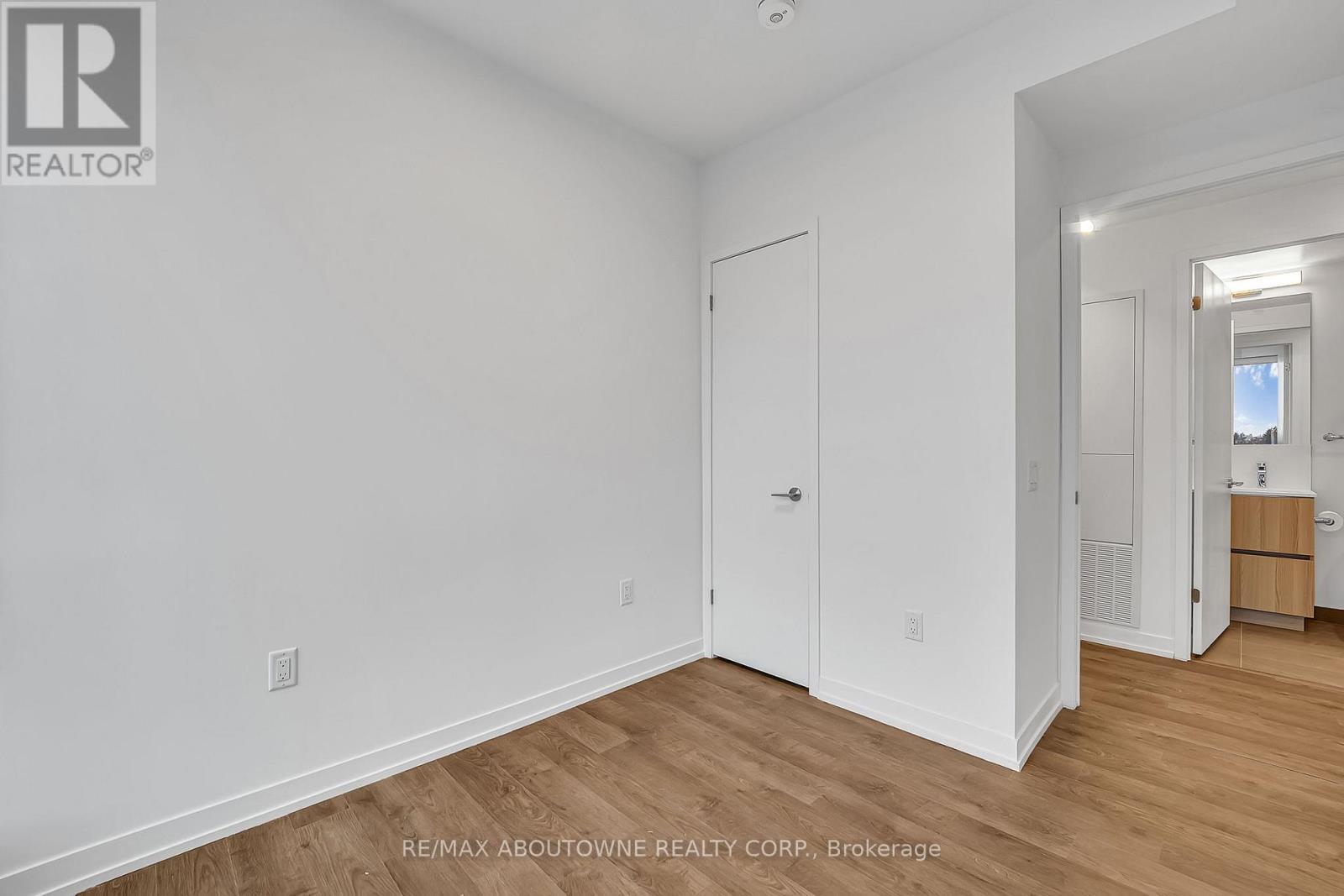 517 - 251 Masonry Way, Mississauga, ON - Indoor Photo Showing Other Room