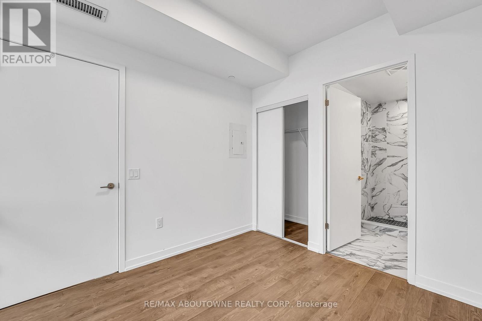 517 - 251 Masonry Way, Mississauga, ON - Indoor Photo Showing Other Room