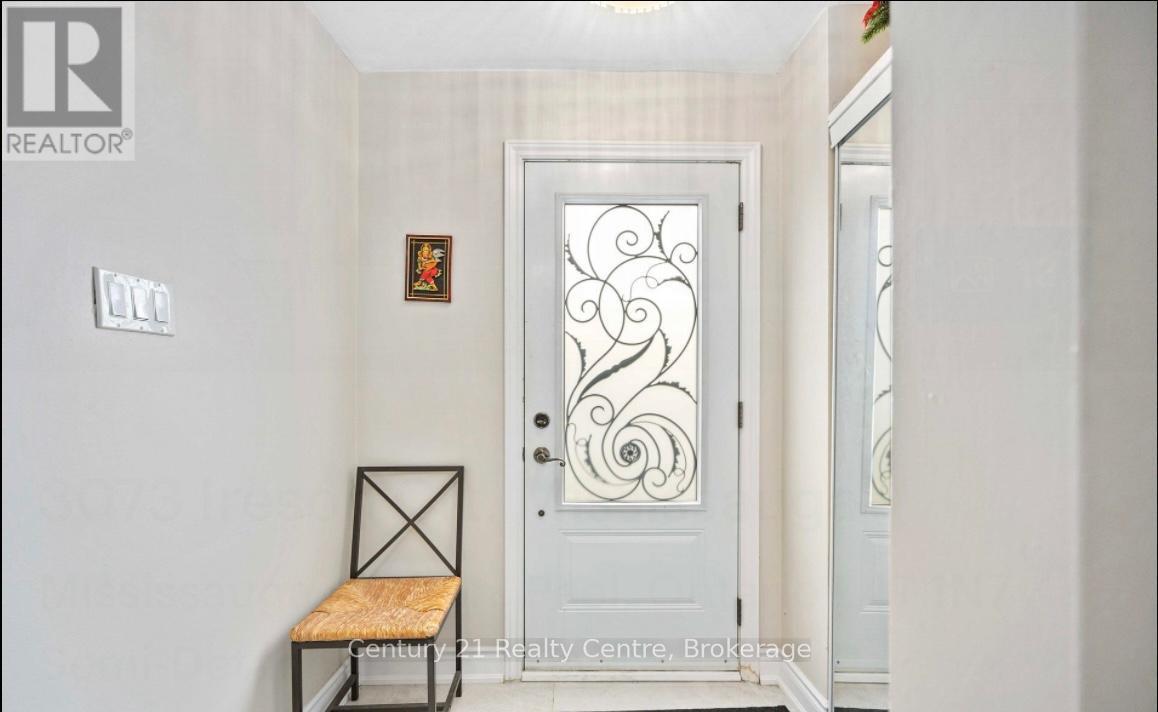 Main Floor - 3073 Ireson Court, Mississauga, ON - Indoor Photo Showing Other Room