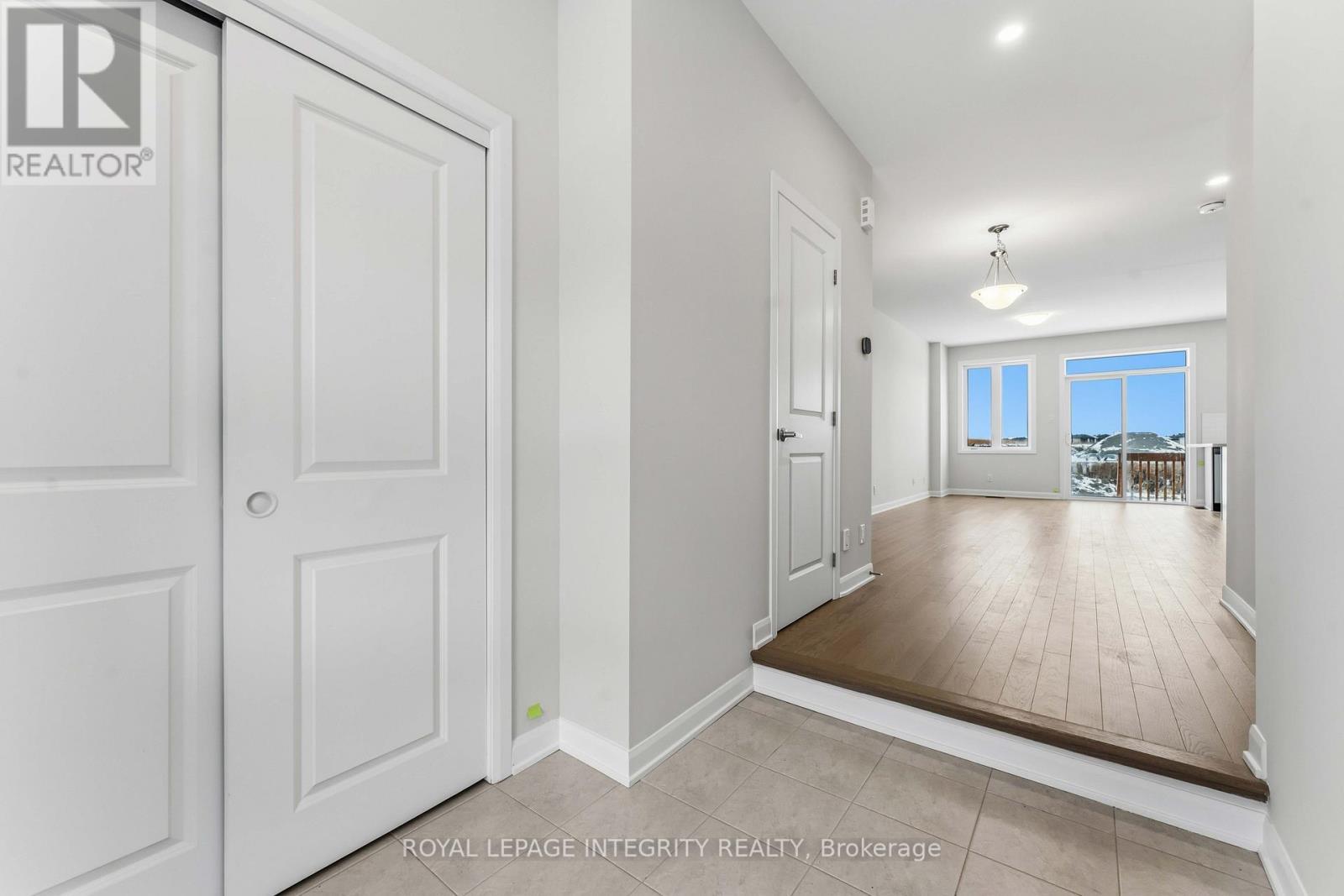 714 Fairline Row, Ottawa, ON - Indoor Photo Showing Other Room