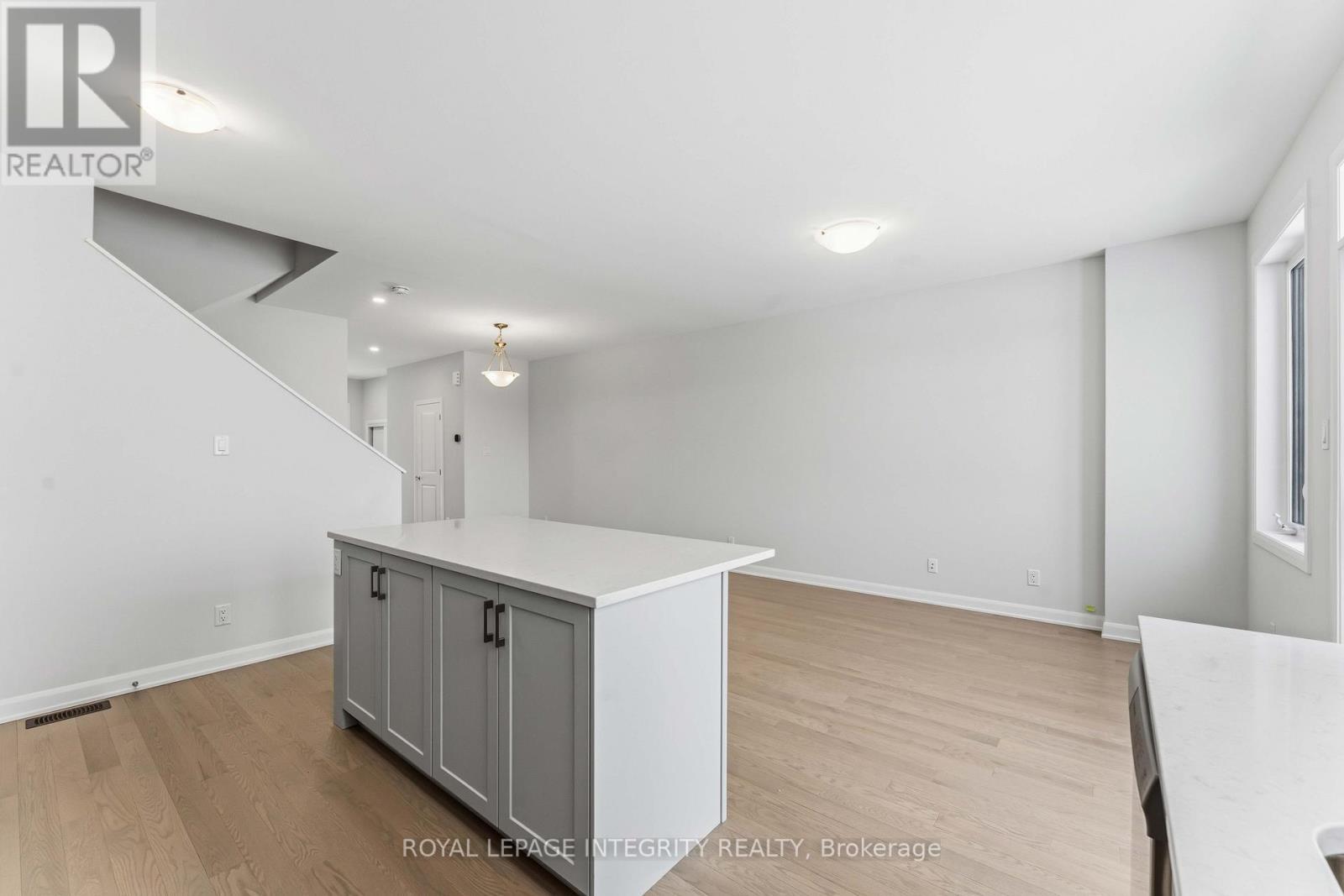 714 Fairline Row, Ottawa, ON - Indoor Photo Showing Other Room