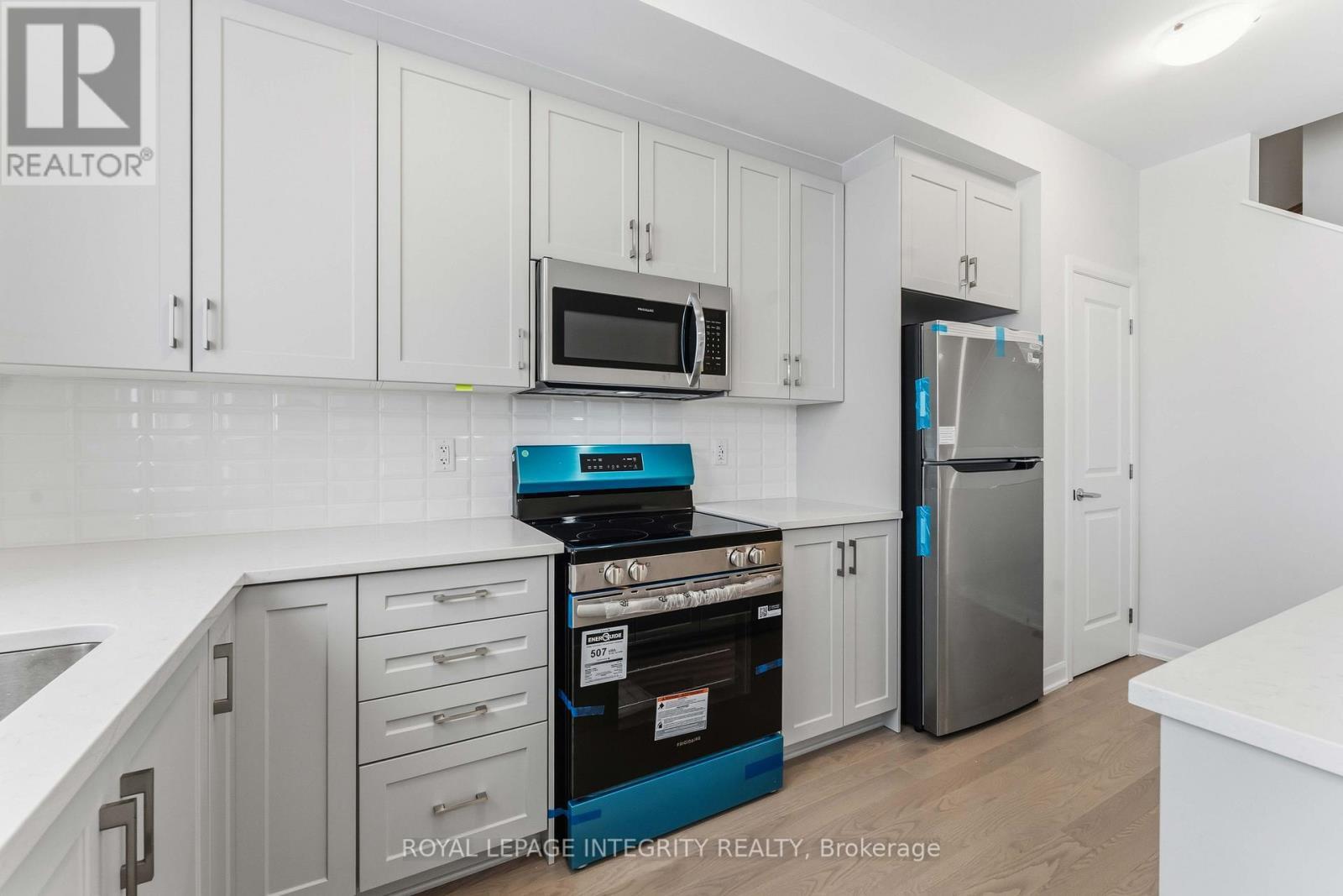 714 Fairline Row, Ottawa, ON - Indoor Photo Showing Kitchen