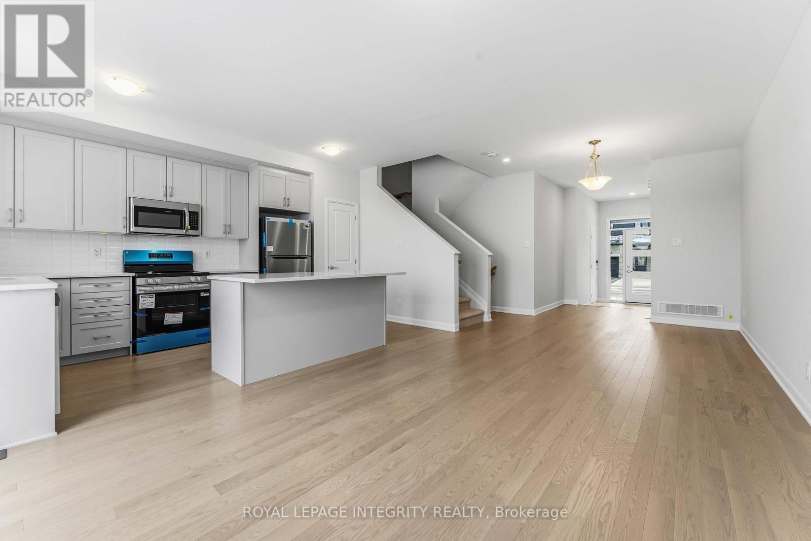 714 Fairline Row, Ottawa, ON - Indoor Photo Showing Kitchen