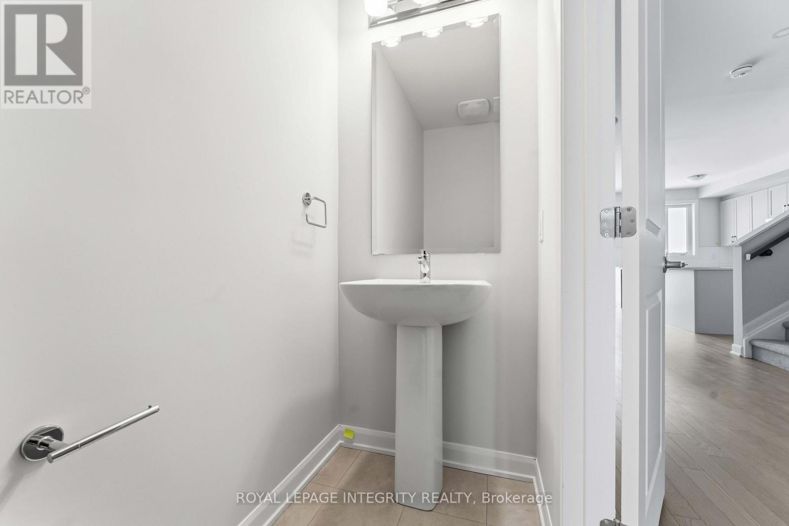 714 Fairline Row, Ottawa, ON - Indoor Photo Showing Bathroom