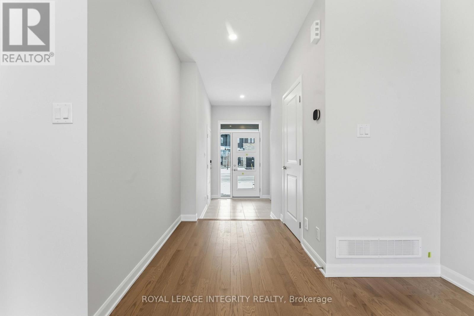 714 Fairline Row, Ottawa, ON - Indoor Photo Showing Other Room