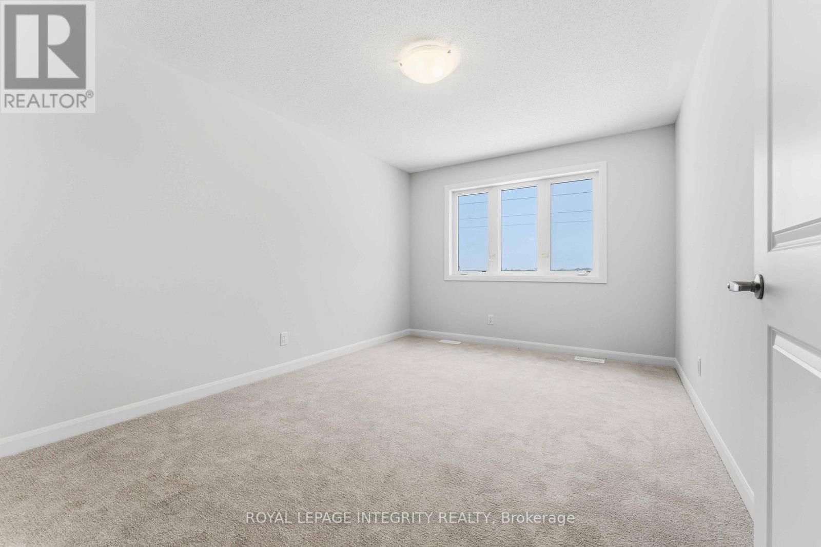 714 Fairline Row, Ottawa, ON - Indoor Photo Showing Other Room