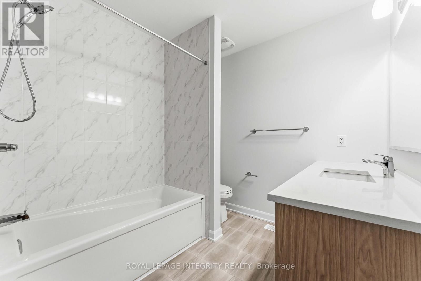714 Fairline Row, Ottawa, ON - Indoor Photo Showing Bathroom