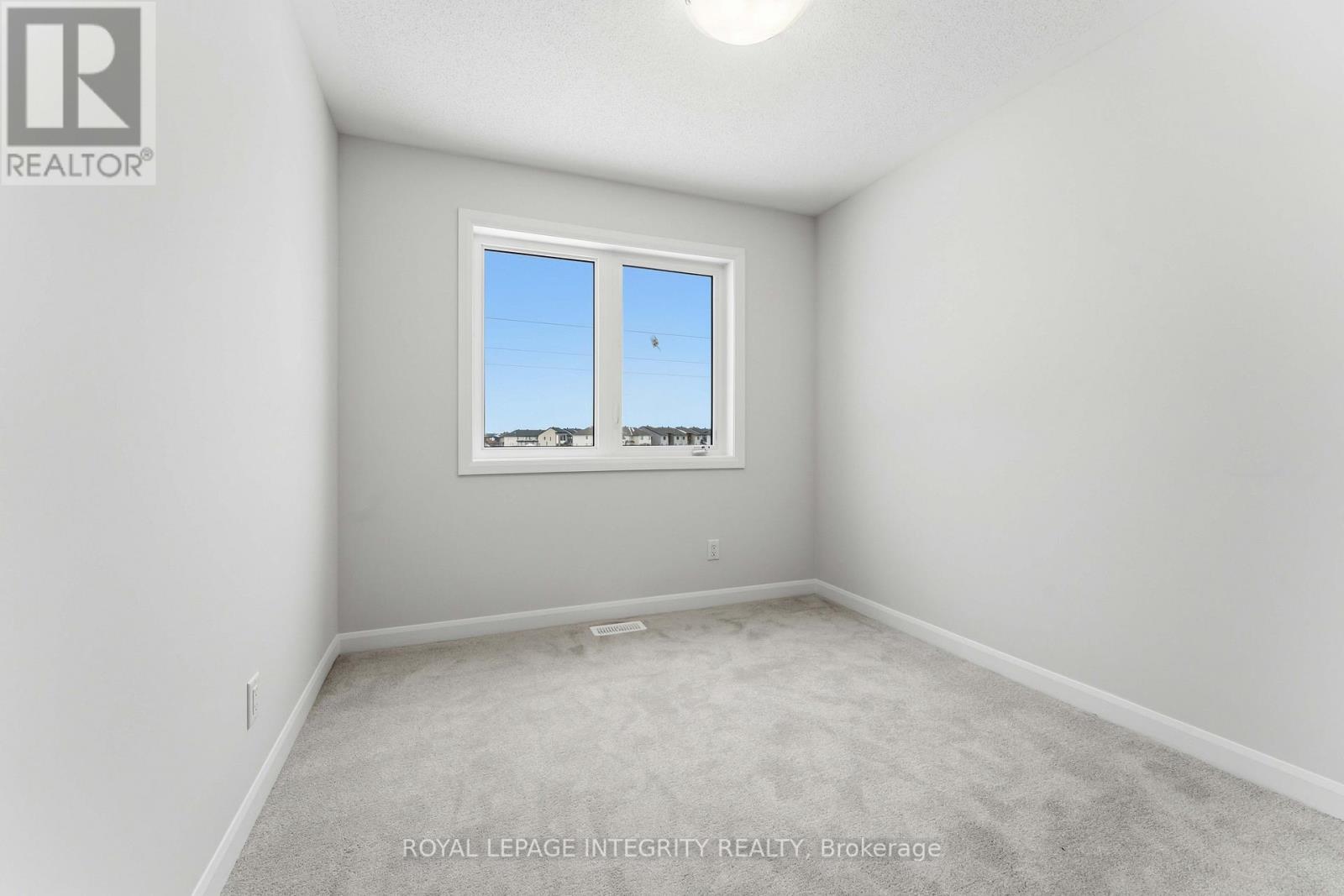 714 Fairline Row, Ottawa, ON - Indoor Photo Showing Other Room