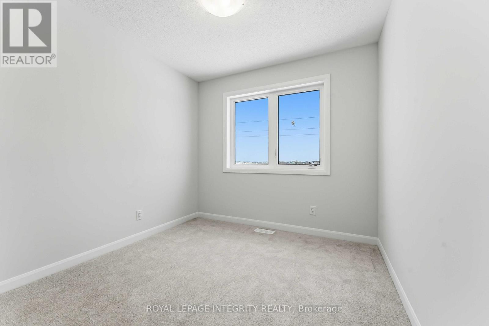 714 Fairline Row, Ottawa, ON - Indoor Photo Showing Other Room