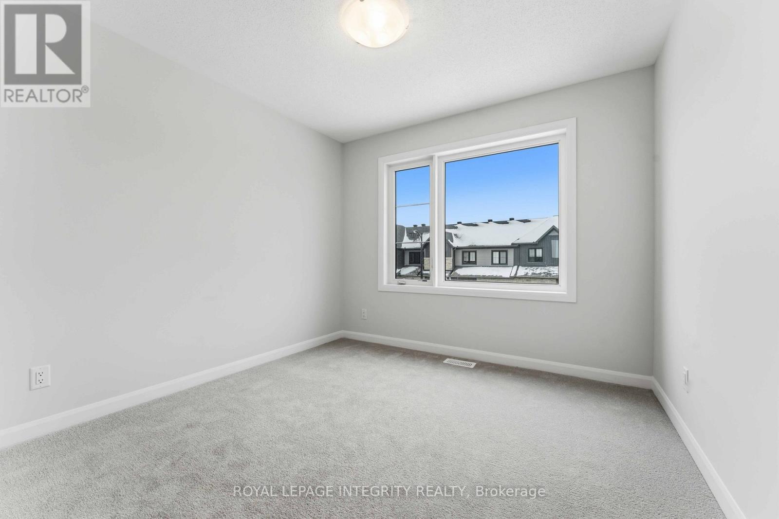 714 Fairline Row, Ottawa, ON - Indoor Photo Showing Other Room