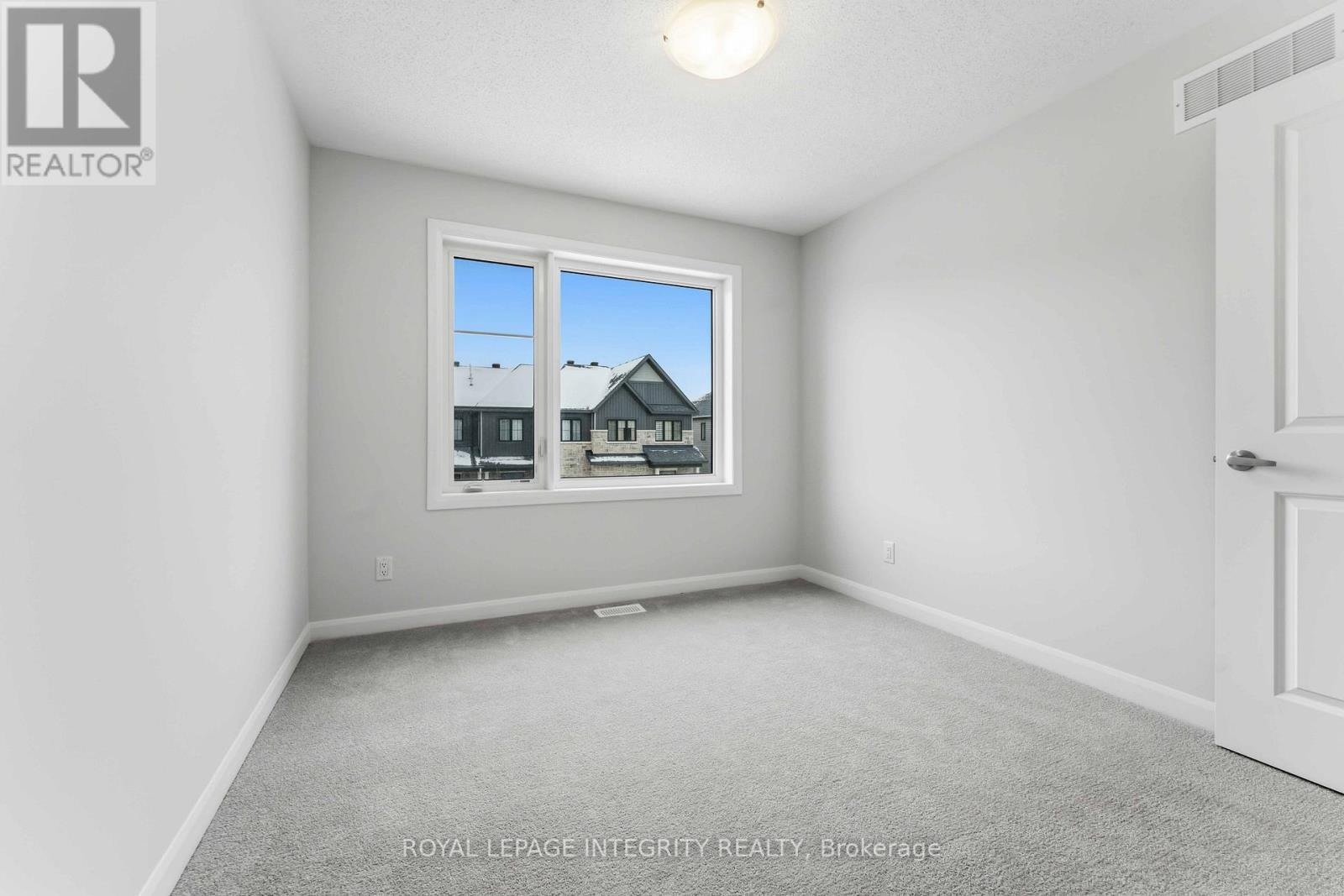 714 Fairline Row, Ottawa, ON - Indoor Photo Showing Other Room