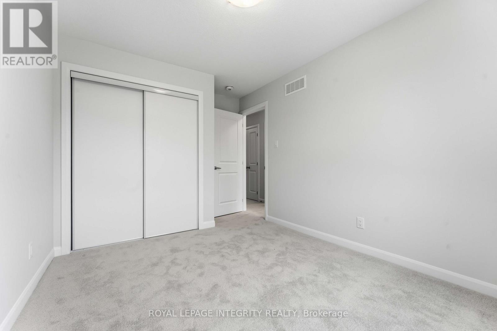 714 Fairline Row, Ottawa, ON - Indoor Photo Showing Other Room