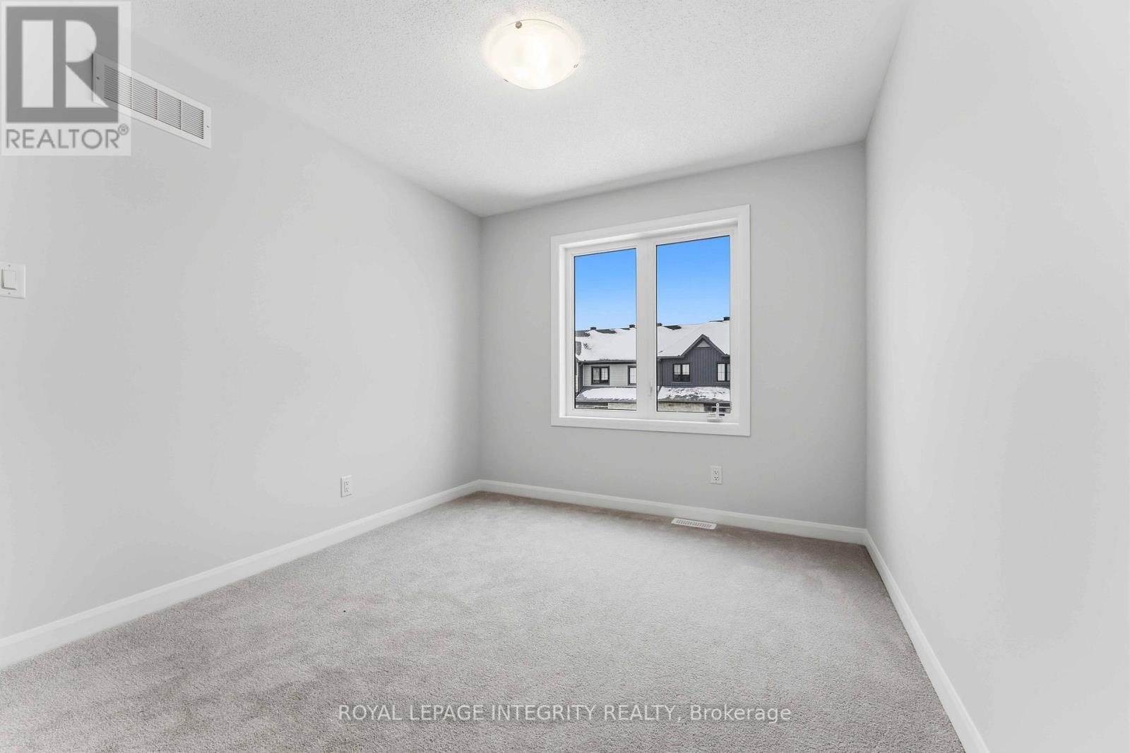 714 Fairline Row, Ottawa, ON - Indoor Photo Showing Other Room