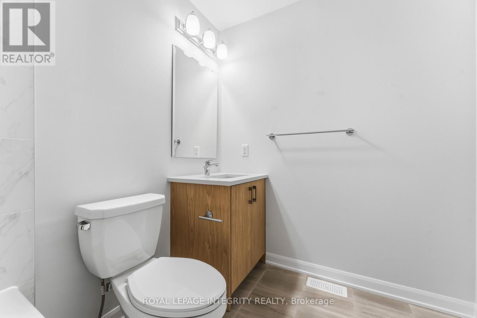 714 Fairline Row, Ottawa, ON - Indoor Photo Showing Bathroom