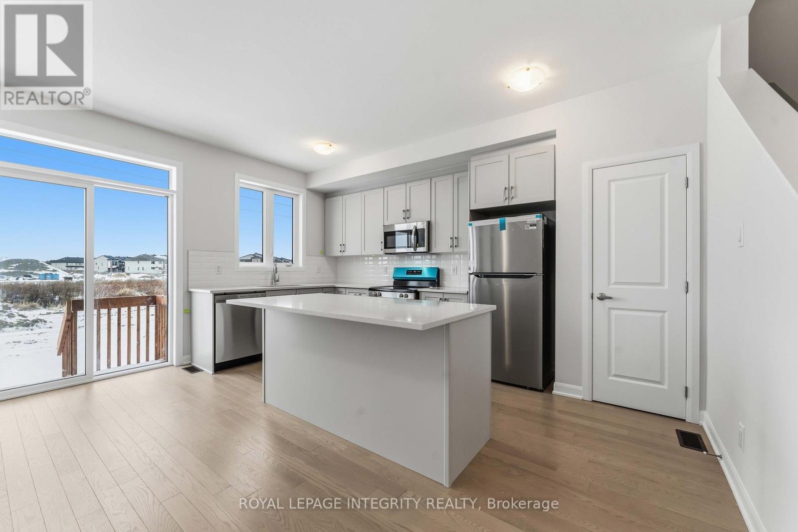 714 Fairline Row, Ottawa, ON - Indoor Photo Showing Kitchen With Upgraded Kitchen