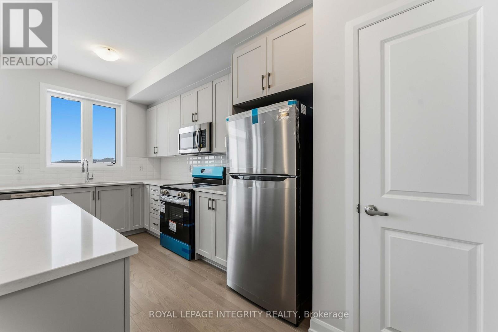 714 Fairline Row, Ottawa, ON - Indoor Photo Showing Kitchen