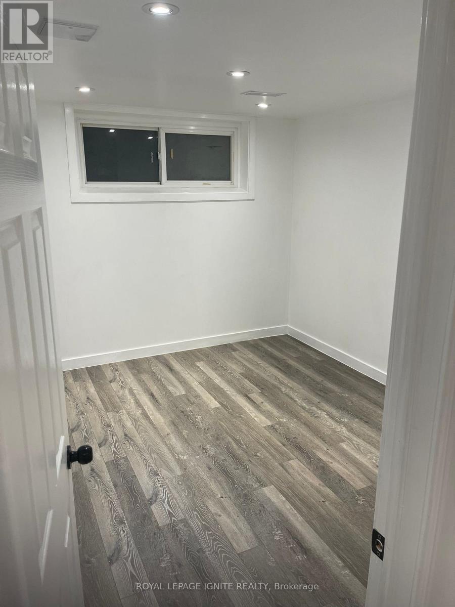 Bsmt - 102 Westcroft Drive, Toronto, ON - Indoor Photo Showing Other Room