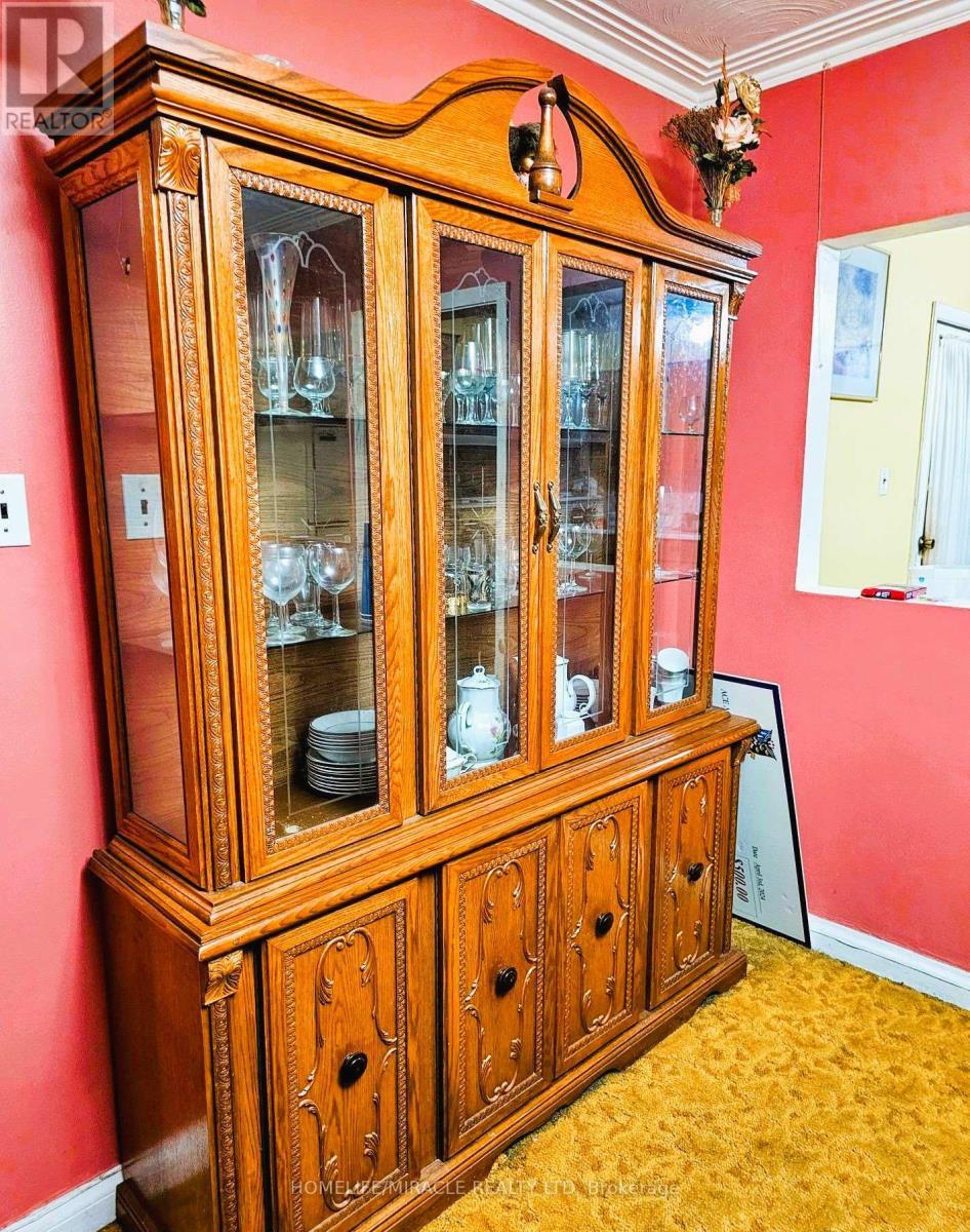 Main Room - 3 - 898 Kennedy Road, Toronto, ON - Indoor Photo Showing Other Room