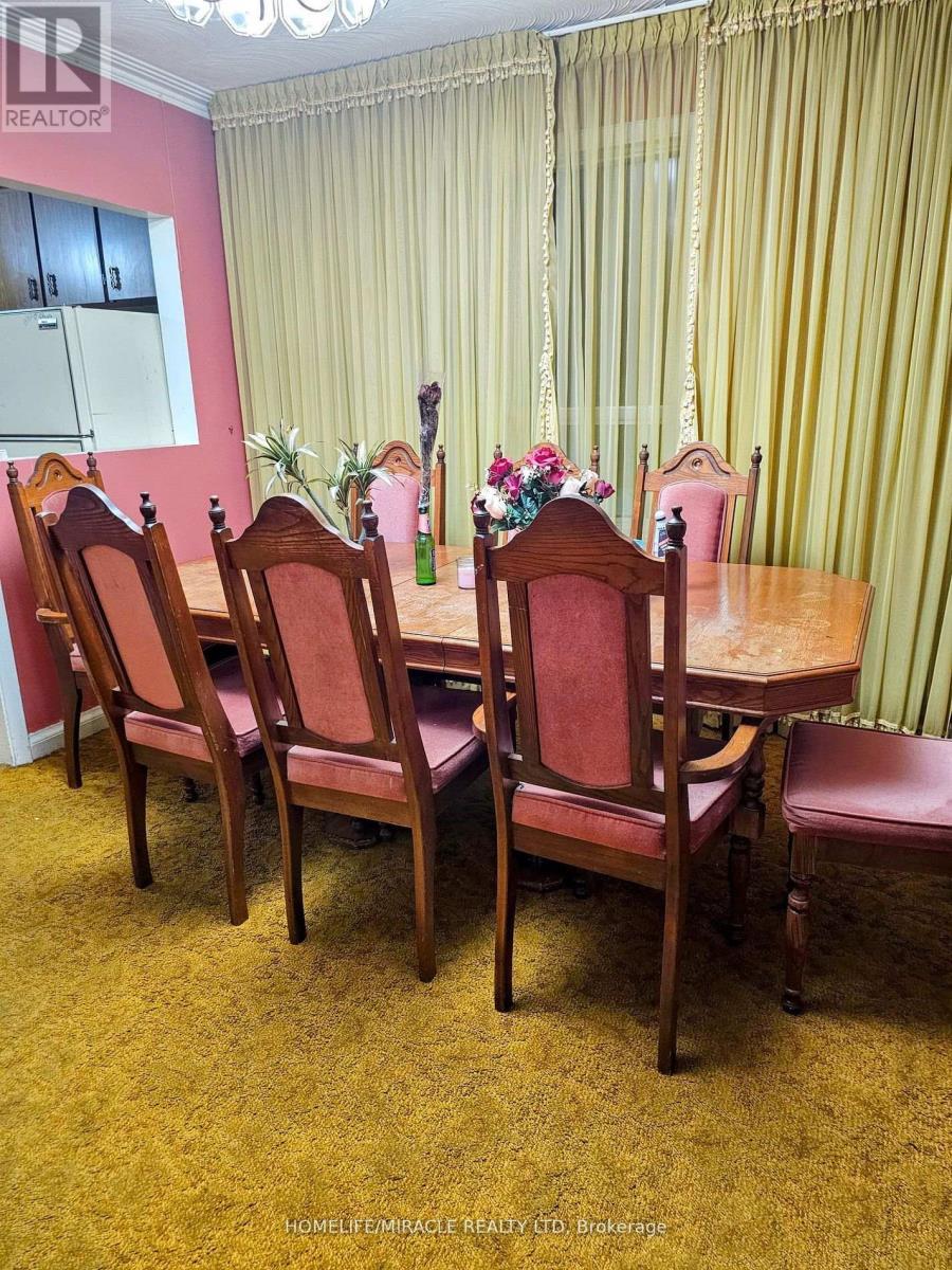 Main Room - 3 - 898 Kennedy Road, Toronto, ON - Indoor Photo Showing Dining Room