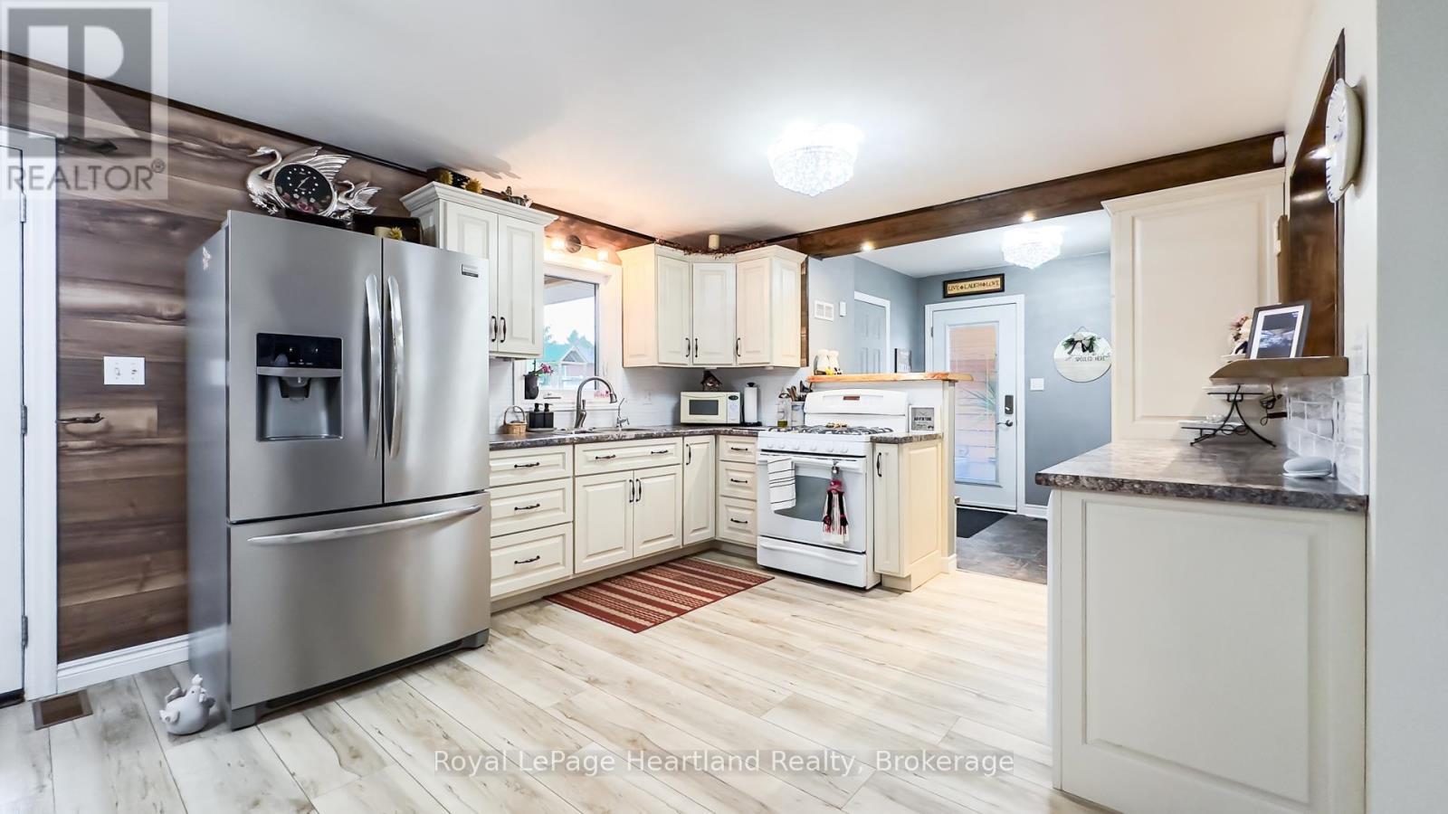 30 North Street, Huron East (Egmondville), ON - Indoor Photo Showing Kitchen
