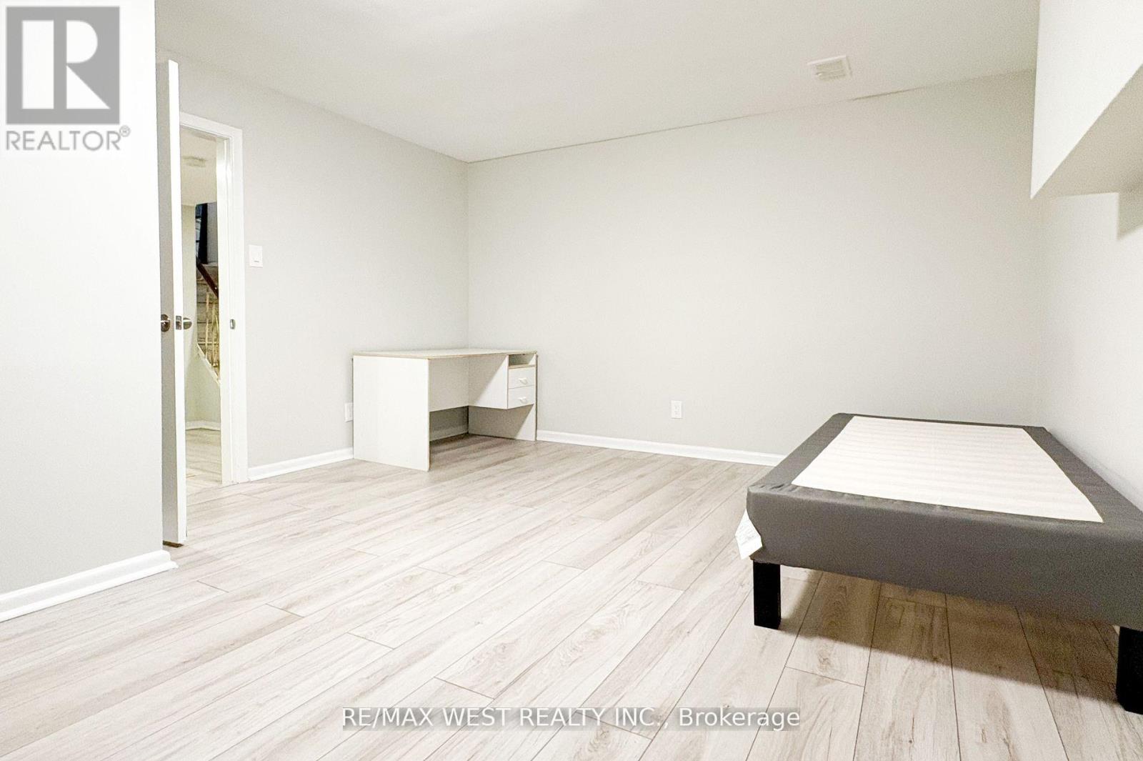 Bsmt - 5 Arlstan Drive, Toronto, ON - Indoor Photo Showing Other Room