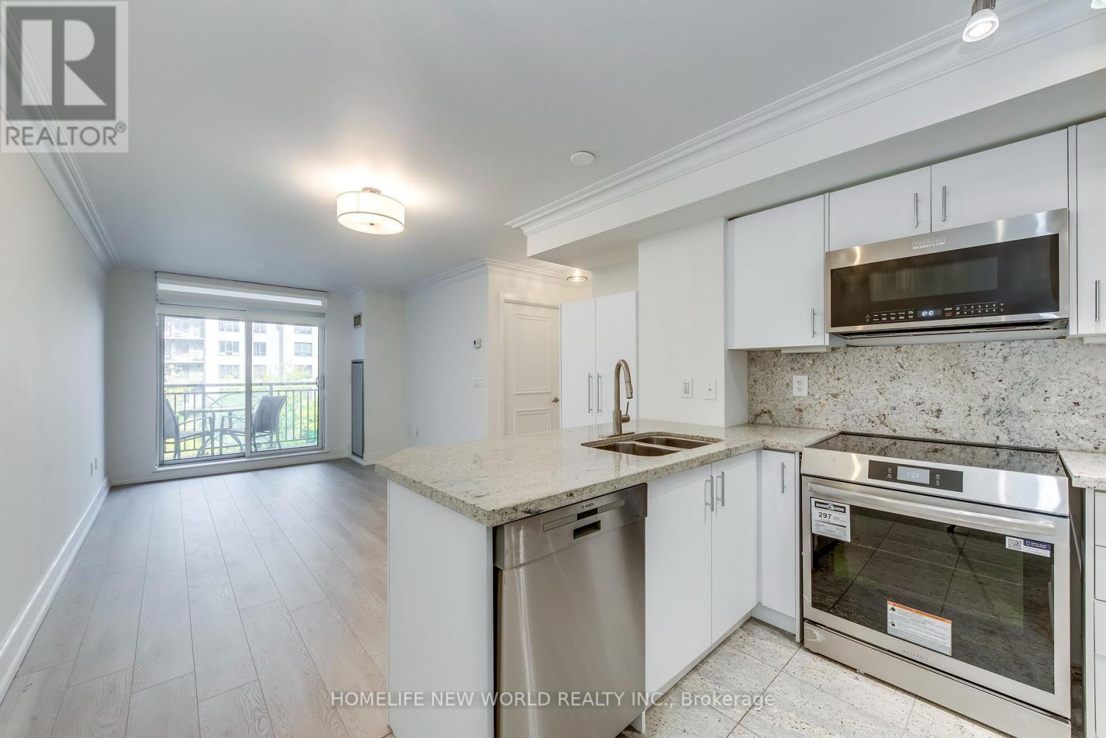 531 - 650 Sheppard Avenue E, Toronto, ON - Indoor Photo Showing Kitchen With Double Sink With Upgraded Kitchen