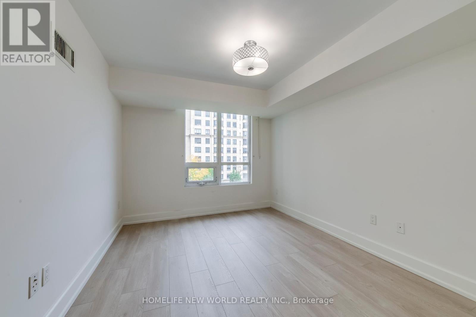 531 - 650 Sheppard Avenue E, Toronto, ON - Indoor Photo Showing Other Room