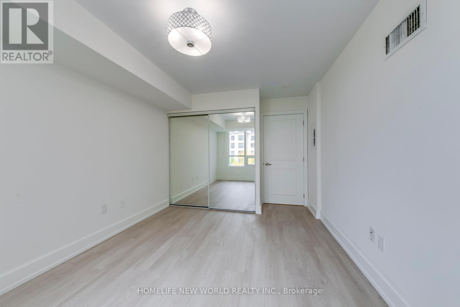 531 - 650 Sheppard Avenue E, Toronto, ON - Indoor Photo Showing Other Room