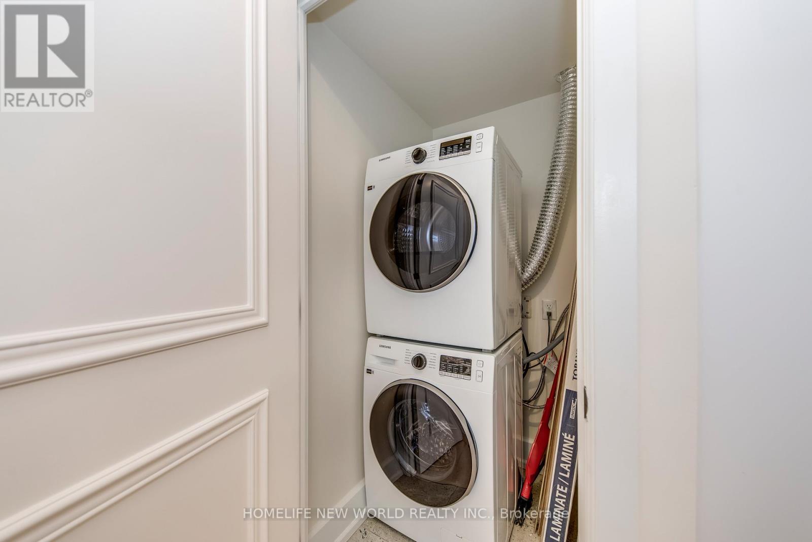 531 - 650 Sheppard Avenue E, Toronto, ON - Indoor Photo Showing Laundry Room