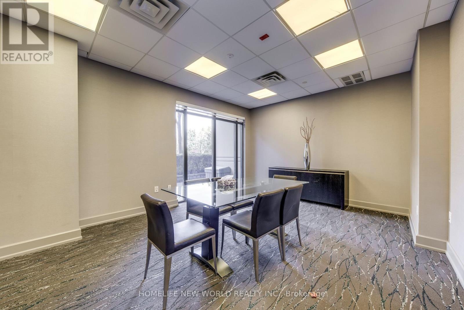 531 - 650 Sheppard Avenue E, Toronto, ON - Indoor