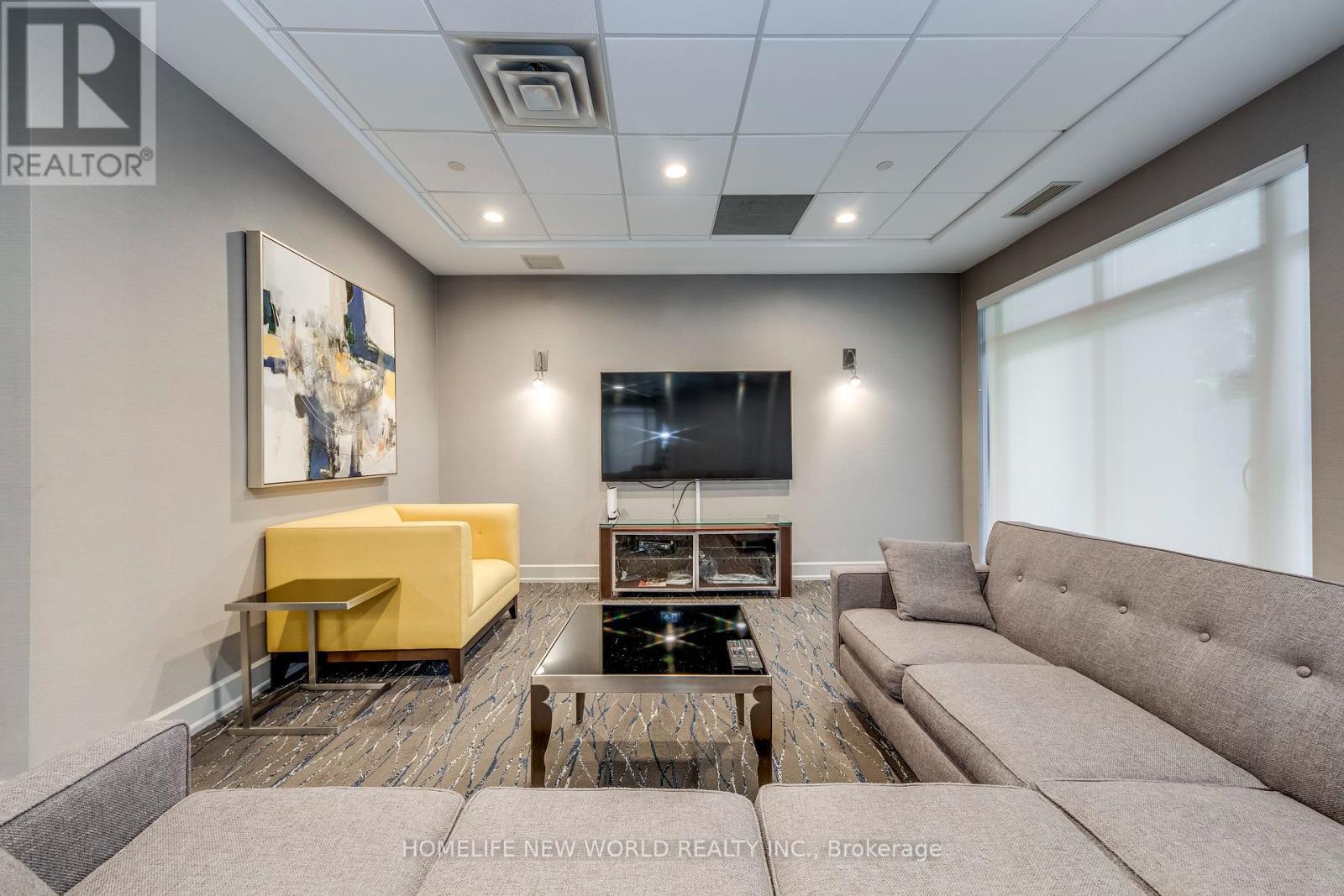 531 - 650 Sheppard Avenue E, Toronto, ON - Indoor