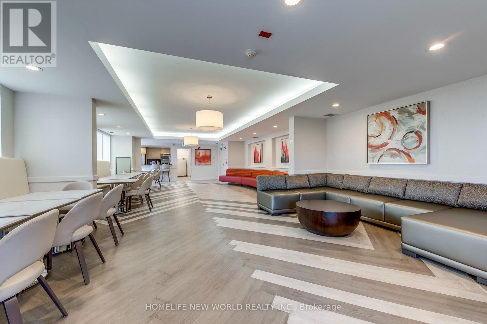 531 - 650 Sheppard Avenue E, Toronto, ON - Indoor