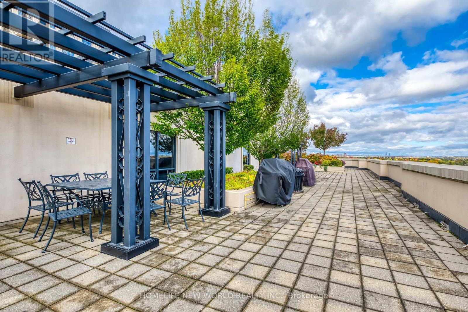 531 - 650 Sheppard Avenue E, Toronto, ON - Outdoor