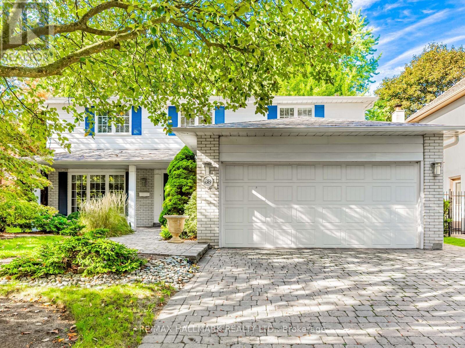 Landscaped w/ sprinkler system, interlock pavers - 88 Ames Circle, Toronto, ON - Outdoor