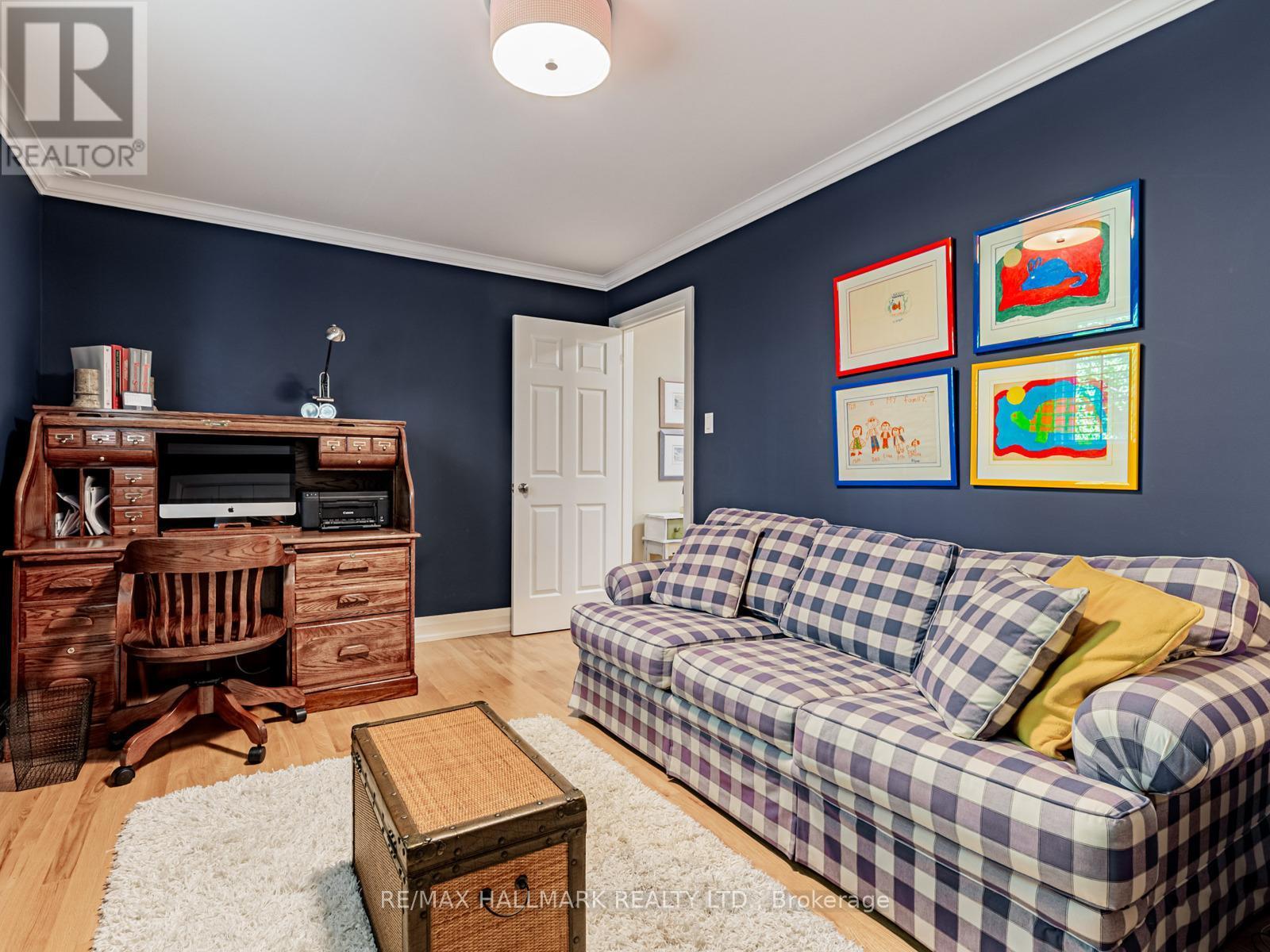 Three additional spacious bedrooms - 88 Ames Circle, Toronto, ON - Indoor Photo Showing Other Room