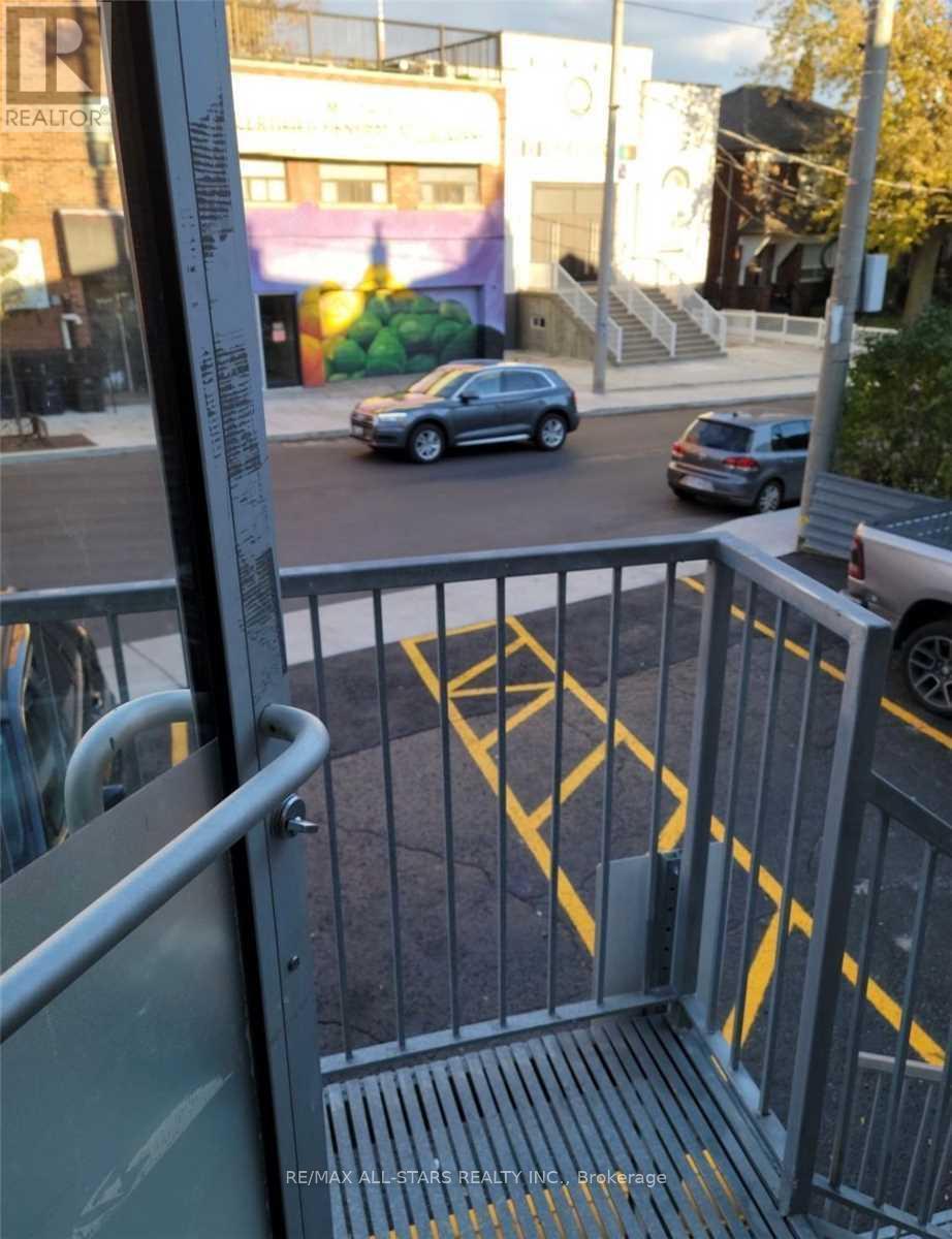 200 - 1269 Dundas Street W, Toronto, ON