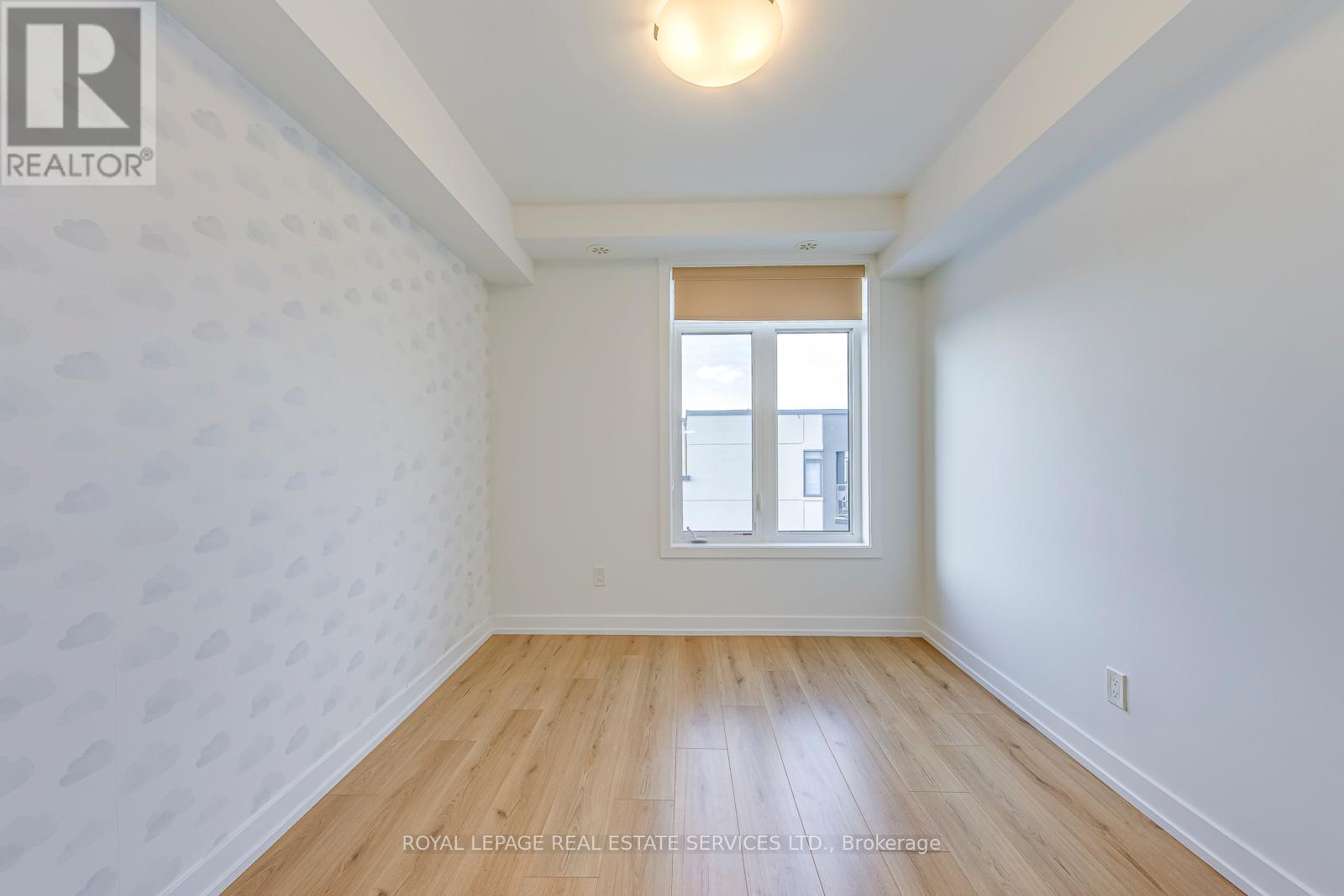 347 - 3066 Sixth Line, Oakville, ON - Indoor Photo Showing Other Room