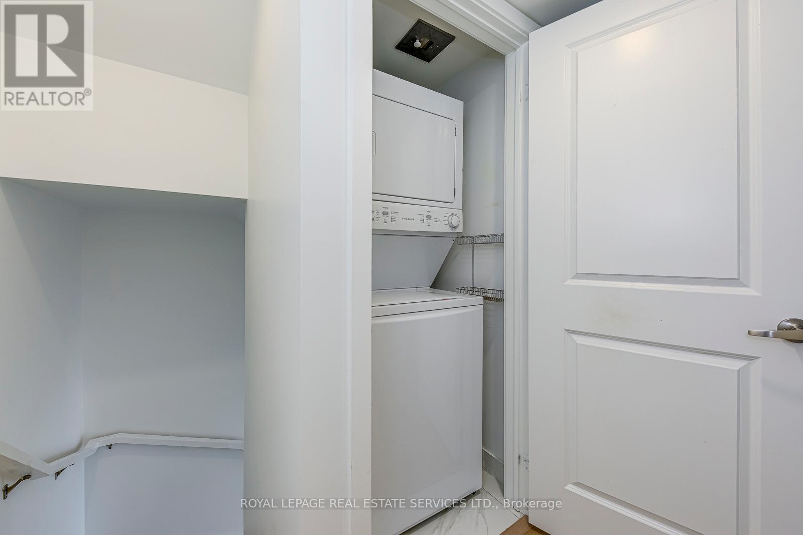 347 - 3066 Sixth Line, Oakville, ON - Indoor Photo Showing Laundry Room