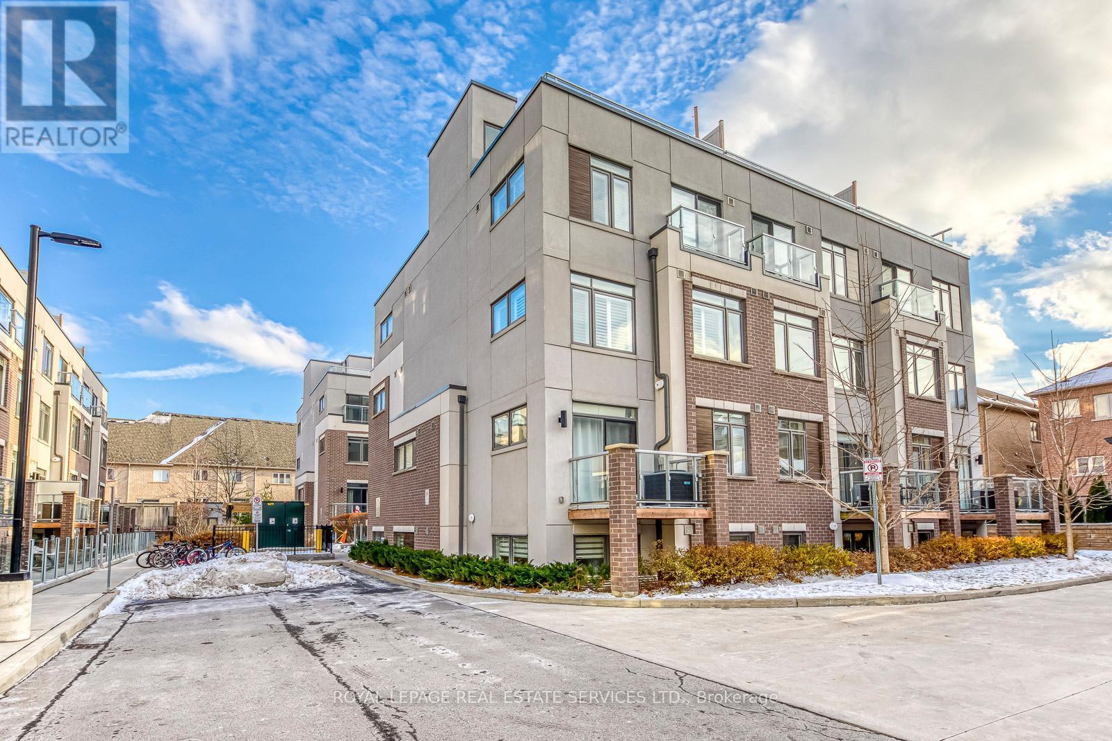 347 - 3066 Sixth Line, Oakville, ON - Outdoor With Facade