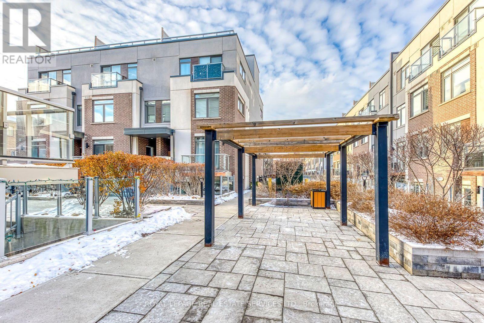 347 - 3066 Sixth Line, Oakville, ON - Outdoor