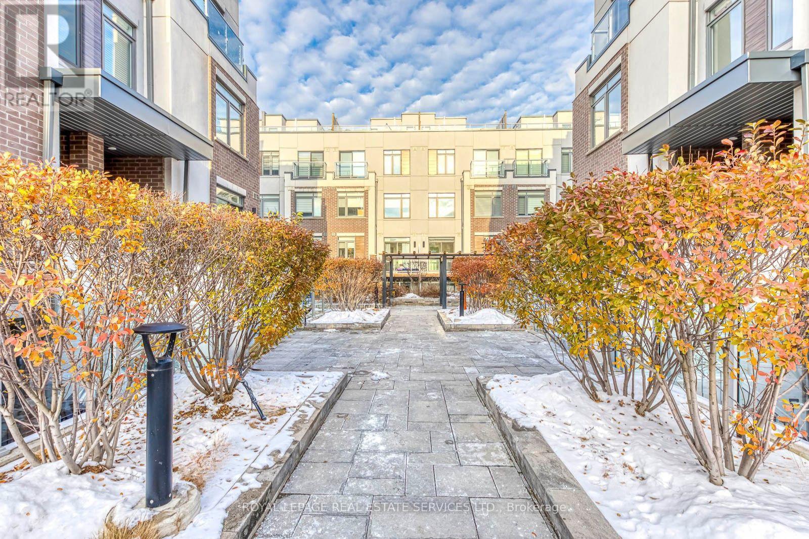 347 - 3066 Sixth Line, Oakville, ON - Outdoor