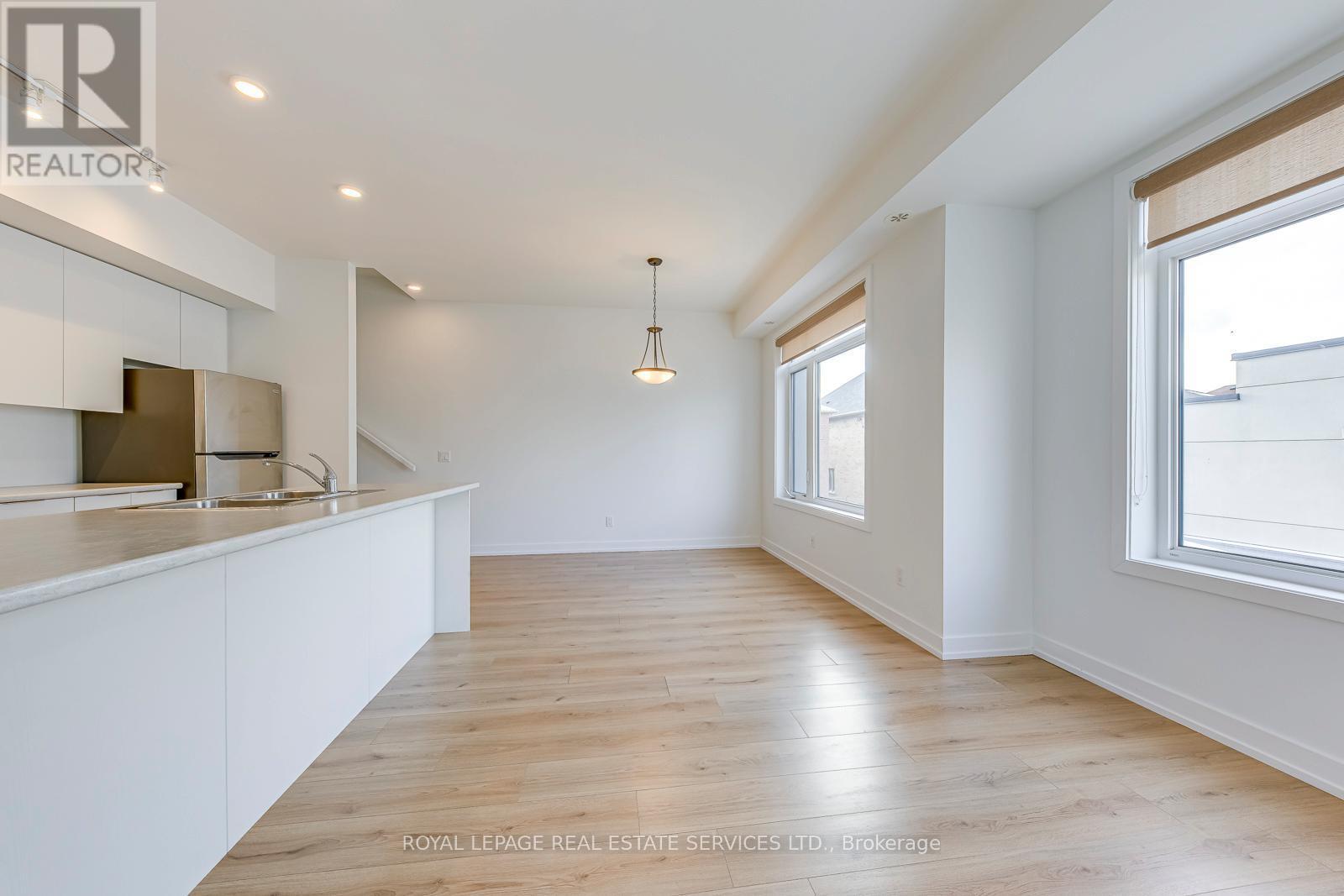 347 - 3066 Sixth Line, Oakville, ON - Indoor Photo Showing Other Room