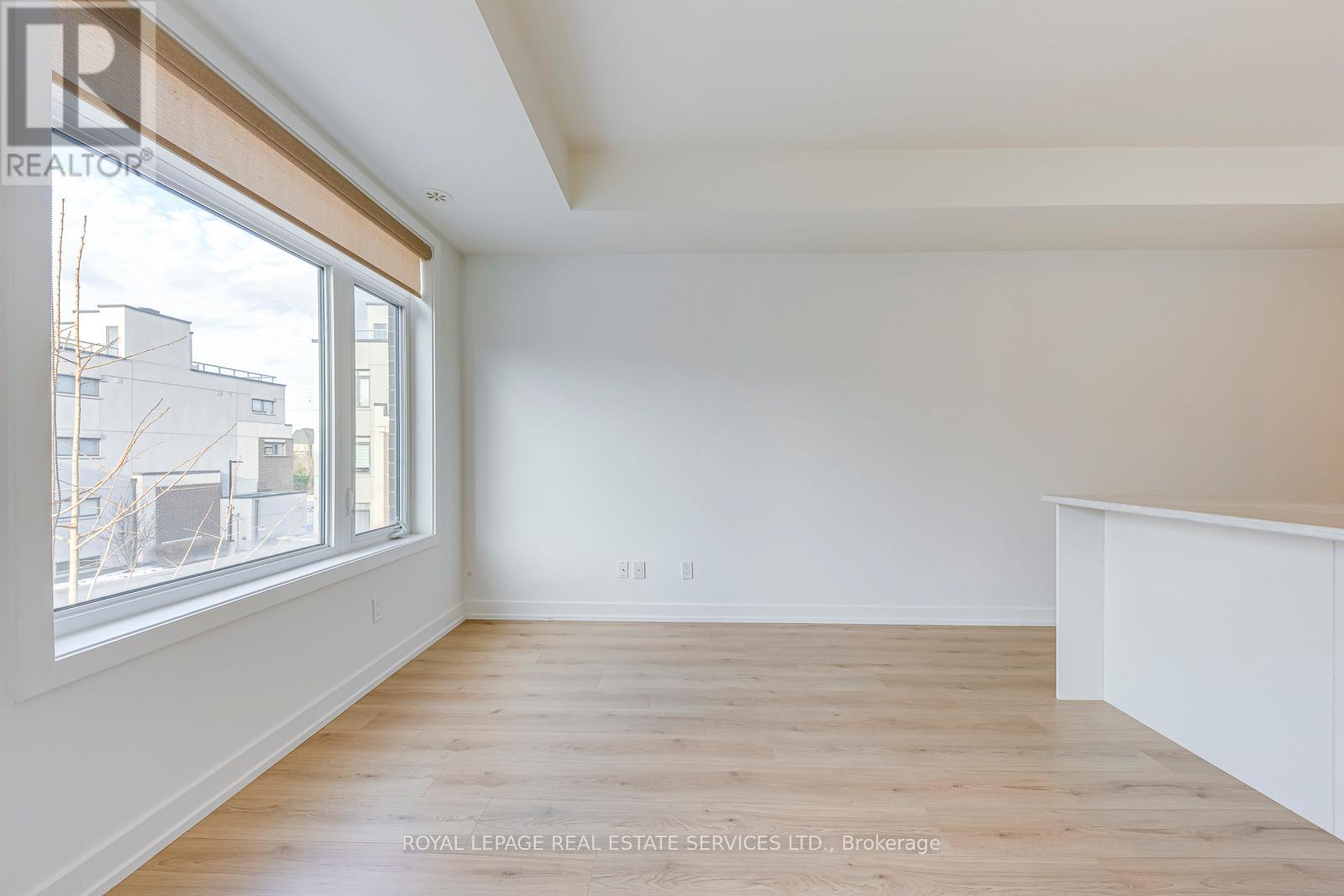 347 - 3066 Sixth Line, Oakville, ON - Indoor Photo Showing Other Room